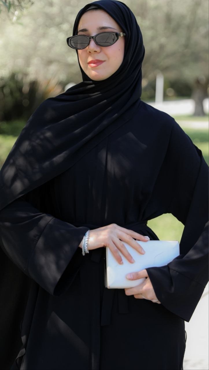 عباية أوفرسايز بكشكش وفتحة أزرار مخفية